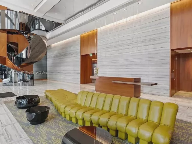 1-bedroom condo for rent in Miami - 1300 Brickell Bay Dr 1007 - MondialRealty