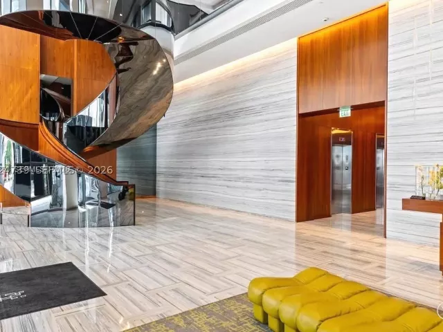 1-bedroom condo for rent in Miami - 1300 Brickell Bay Dr 1007 - MondialRealty