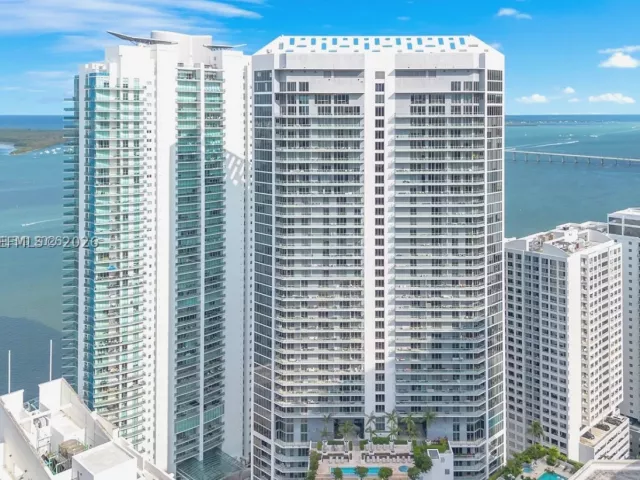 1-bedroom condo for rent in Miami - 1300 Brickell Bay Dr 1007 - MondialRealty