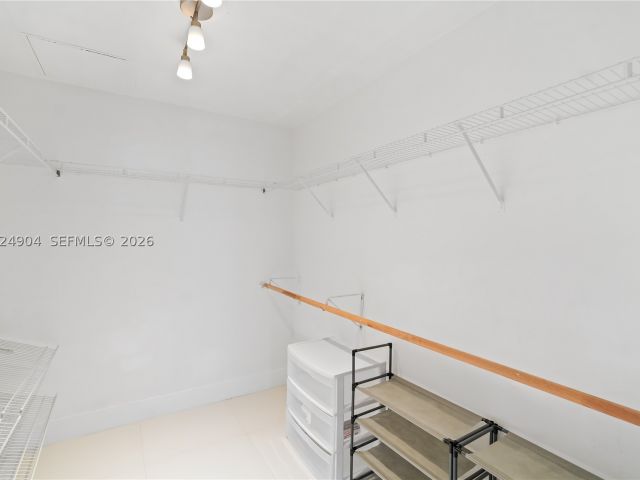 2-bedroom condo for rent in Miami - 244 Biscayne Blvd 3108 - MondialRealty