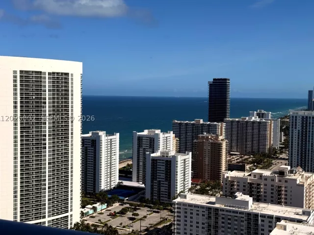 2-bedroom condo for rent in Hollywood - 4010 S Ocean Dr T3509 - MondialRealty