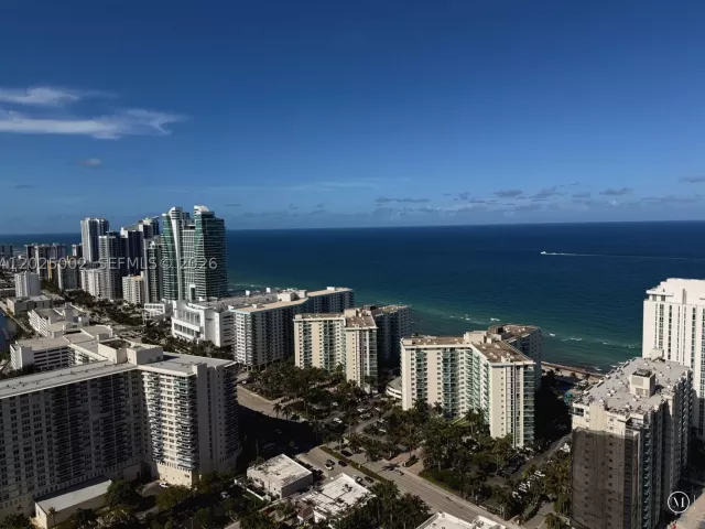 2-bedroom condo for rent in Hollywood - 4010 S Ocean Dr T3509 - MondialRealty