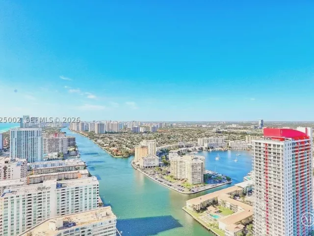 2-bedroom condo for rent in Hollywood - 4010 S Ocean Dr T3509 - MondialRealty