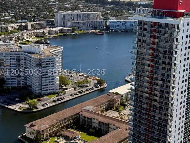 2-bedroom condo for rent in Hollywood - 4010 S Ocean Dr T3509 - MondialRealty