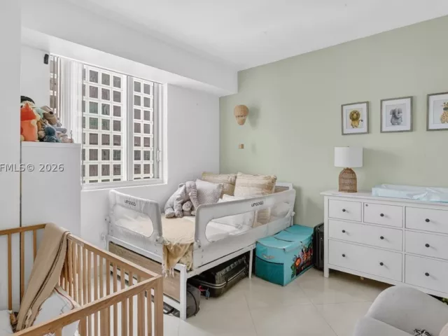 2-bedroom condo for sale in Miami - 500 Brickell Ave 4102 - MondialRealty