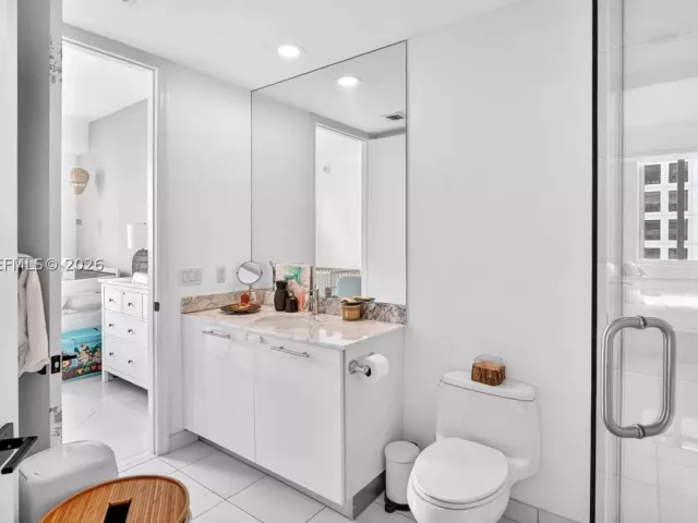 2-bedroom condo for sale in Miami - 500 Brickell Ave 4102 - MondialRealty