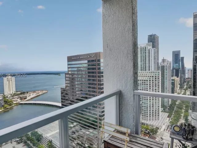 2-bedroom condo for sale in Miami - 500 Brickell Ave 4102 - MondialRealty