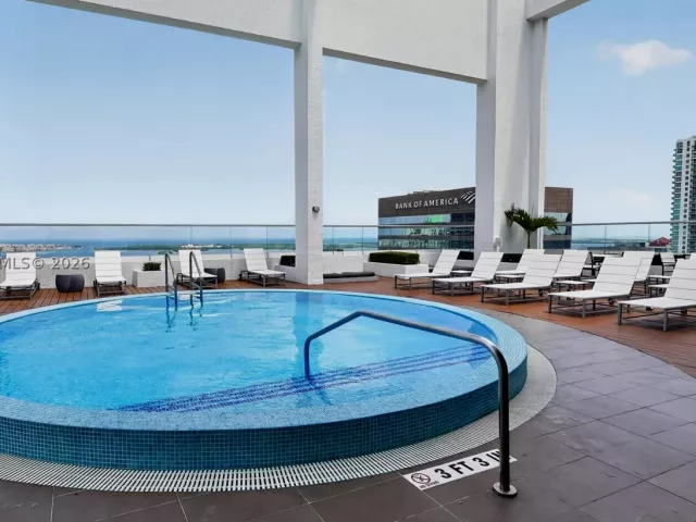 2-bedroom condo for sale in Miami - 500 Brickell Ave 4102 - MondialRealty