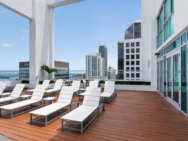 2-bedroom condo for sale in Miami - 500 Brickell Ave 4102 - MondialRealty