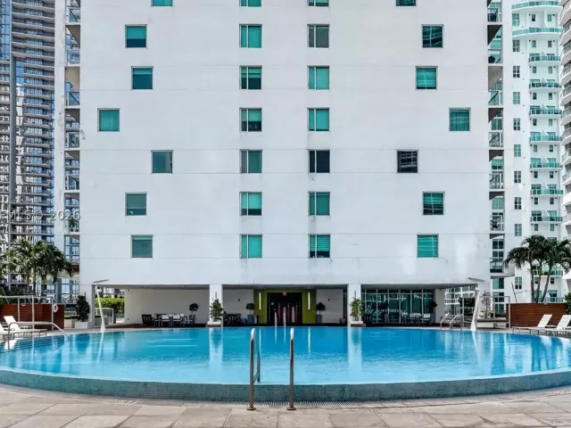 2-bedroom condo for sale in Miami - 500 Brickell Ave 4102 - MondialRealty