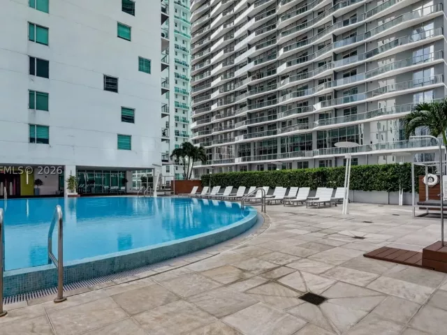 2-bedroom condo for sale in Miami - 500 Brickell Ave 4102 - MondialRealty