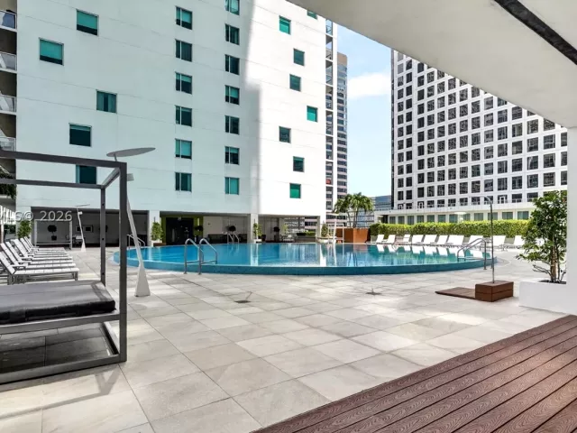 2-bedroom condo for sale in Miami - 500 Brickell Ave 4102 - MondialRealty