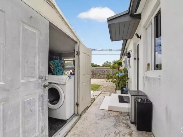 3-bedroom home for sale in North Miami Beach - 995 NE 156th Terrace - MondialRealty