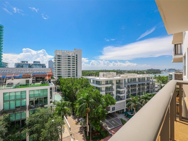 2-bedroom condo for rent in Miami Beach - 6039 Collins Ave 936 - MondialRealty