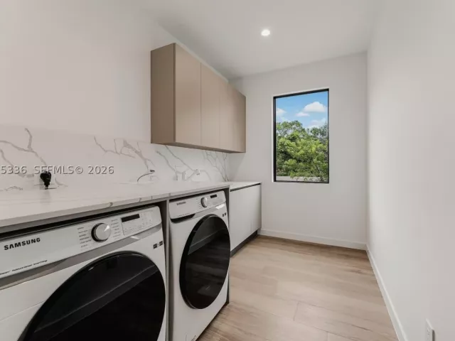 4-bedroom home for rent in Miami - 3370 Thomas Ave - MondialRealty
