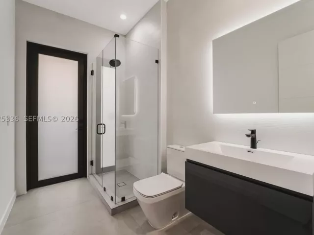 4-bedroom home for rent in Miami - 3370 Thomas Ave - MondialRealty