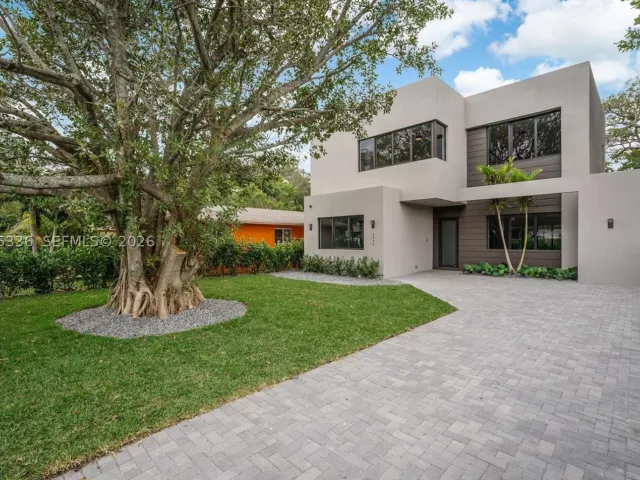 4-bedroom home for rent in Miami - 3370 Thomas Ave - MondialRealty