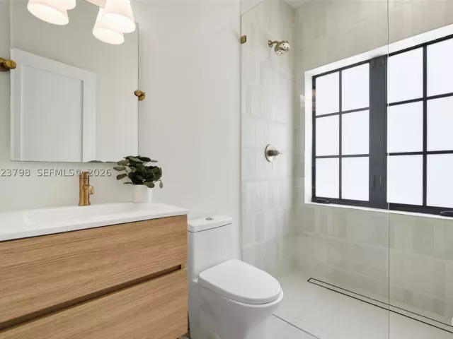 4-bedroom home for sale in Coral Gables - 1220 Cordova St - MondialRealty