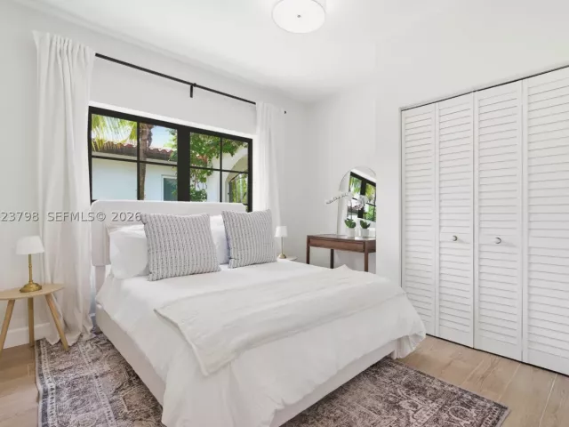 4-bedroom home for sale in Coral Gables - 1220 Cordova St - MondialRealty