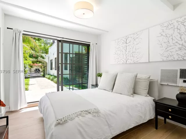 4-bedroom home for sale in Coral Gables - 1220 Cordova St - MondialRealty