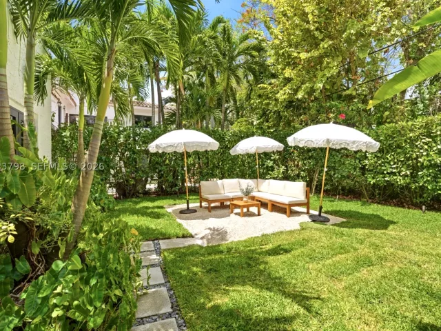 4-bedroom home for sale in Coral Gables - 1220 Cordova St - MondialRealty
