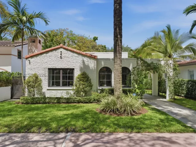 4-bedroom home for sale in Coral Gables - 1220 Cordova St - MondialRealty