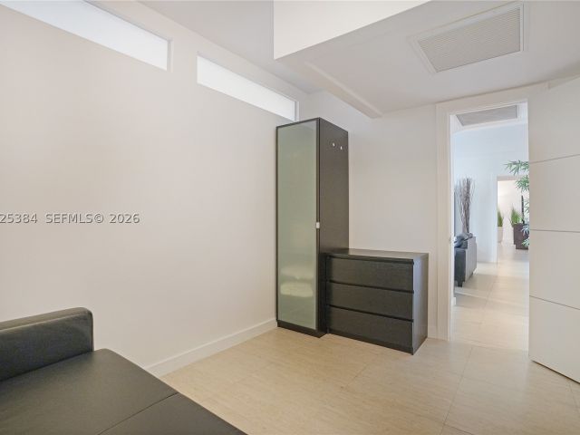 2-bedroom condo for rent in Hollywood - 4001 S Ocean Dr 3P - MondialRealty