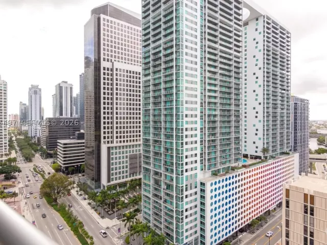 1-bedroom condo for rent in Miami - 485 Brickell Ave 2006 - MondialRealty
