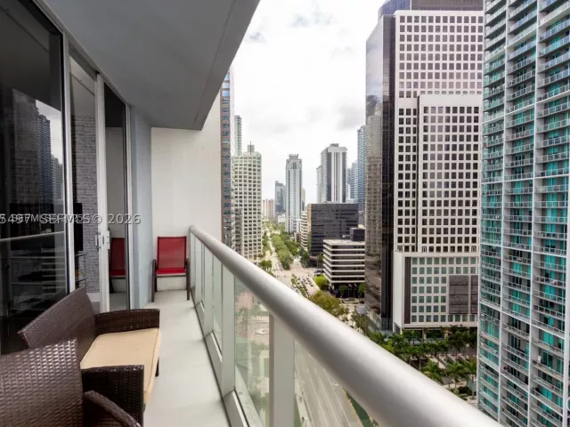 1-bedroom condo for rent in Miami - 485 Brickell Ave 2006 - MondialRealty