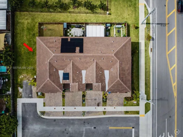 3-bedroom home for sale in Miami - 13170 SW 232nd Ln - MondialRealty