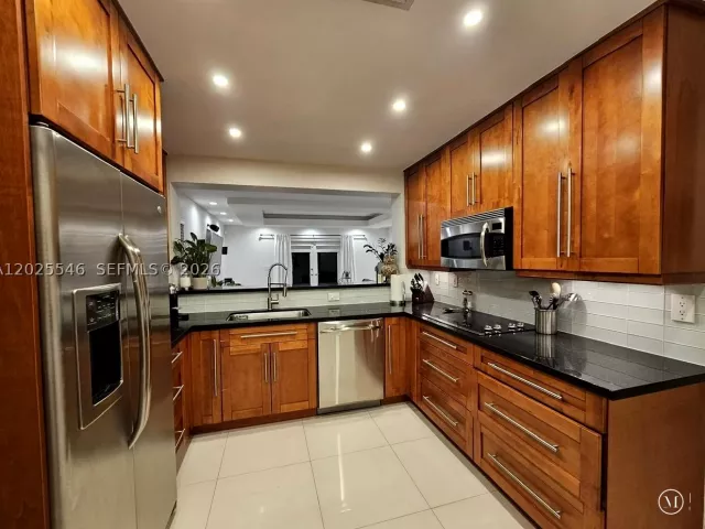 3-bedroom home for sale in Miami - 11312 SW 25th - MondialRealty