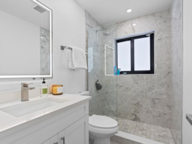 3-bedroom home for rent in Pompano Beach - 160 SE 12th Court - MondialRealty