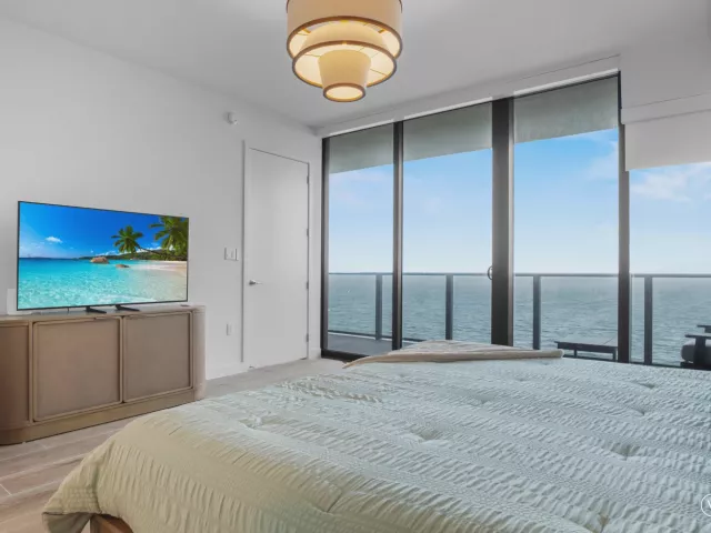3-bedroom condo for rent in Pompano Beach - 900 N Ocean Boulevard 1904 - MondialRealty