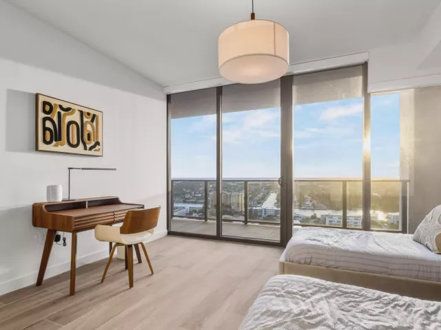 3-bedroom condo for rent in Pompano Beach - 900 N Ocean Boulevard 1904 - MondialRealty