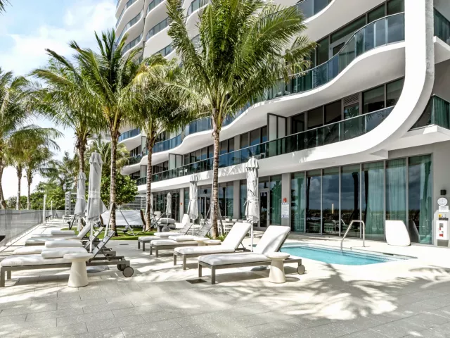 3-bedroom condo for rent in Pompano Beach - 900 N Ocean Boulevard 1904 - MondialRealty