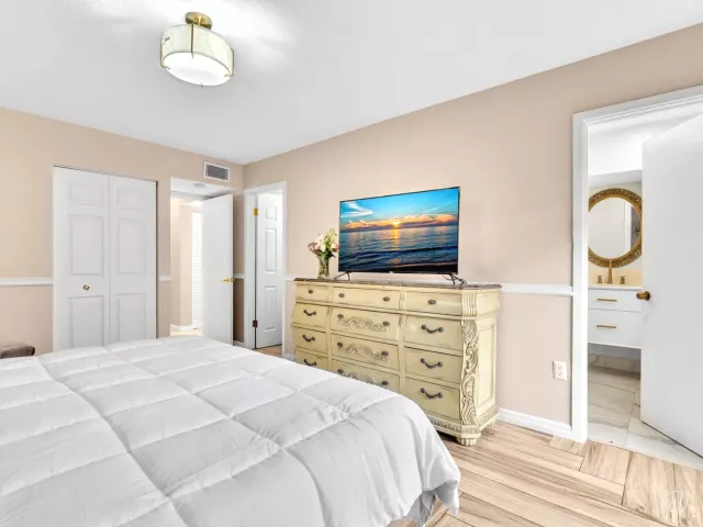 3-bedroom home for sale in Miami - 20331 NE 10th Court - MondialRealty
