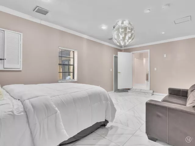 3-bedroom home for sale in Miami - 20331 NE 10th Court - MondialRealty
