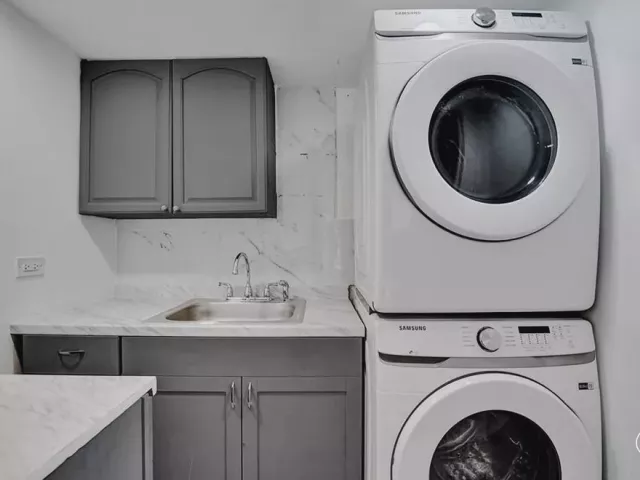 4-bedroom home for sale in Hollywood - 2422 Sherman Street - MondialRealty