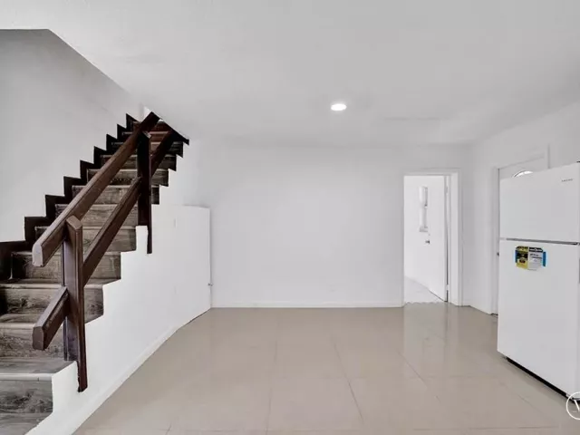 4-bedroom home for sale in Hollywood - 2422 Sherman Street - MondialRealty