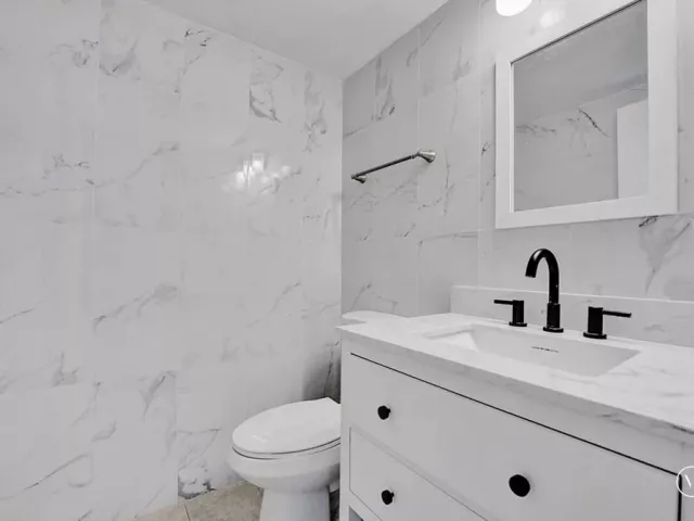 4-bedroom home for sale in Hollywood - 2422 Sherman Street - MondialRealty