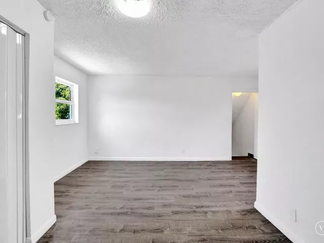 4-bedroom home for sale in Hollywood - 2422 Sherman Street - MondialRealty