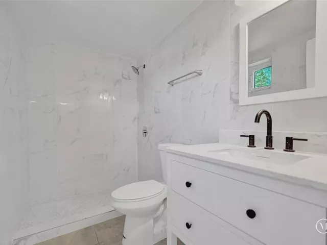 4-bedroom home for sale in Hollywood - 2422 Sherman Street - MondialRealty