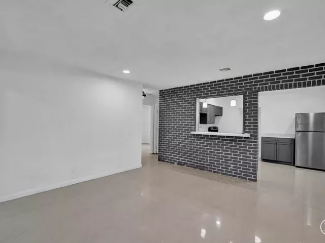4-bedroom home for sale in Hollywood - 2422 Sherman Street - MondialRealty