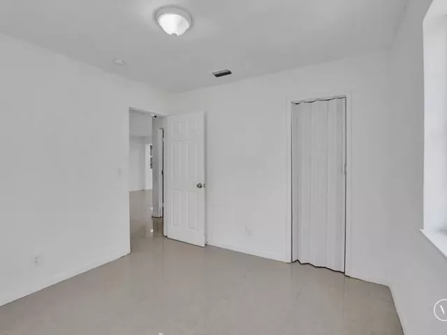 4-bedroom home for sale in Hollywood - 2422 Sherman Street - MondialRealty