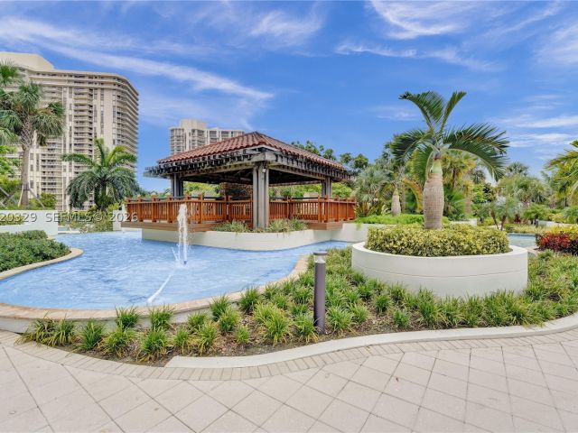 2-bedroom condo for sale in Aventura - 20281 E Country Club Dr 2101 - MondialRealty