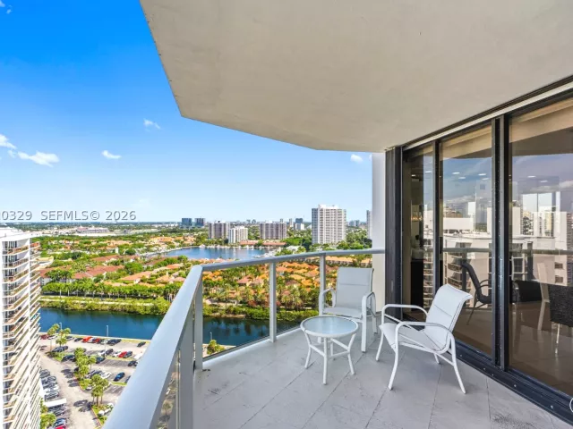 2-bedroom condo for sale in Aventura - 20281 E Country Club Dr 2101 - MondialRealty