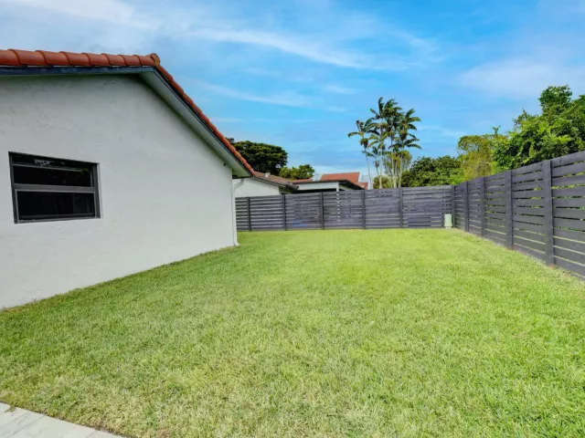 4-bedroom home for rent in Boca Raton - 1440 NW 12th Way - MondialRealty