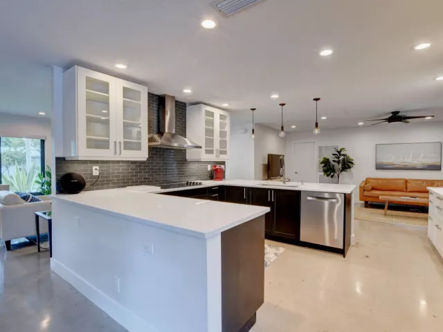4-bedroom home for rent in Boca Raton - 1440 NW 12th Way - MondialRealty