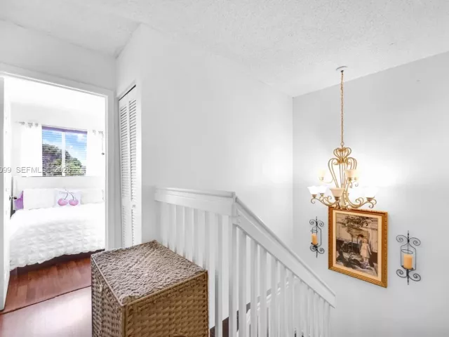 3-bedroom home for sale in Miami - 9732 SW 166th Ct - MondialRealty