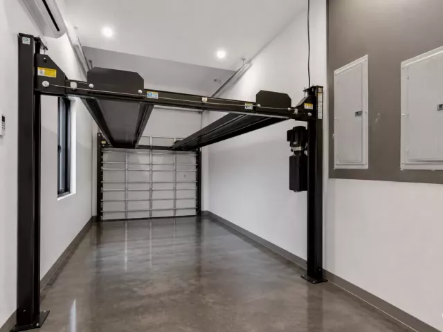 5-bedroom home for sale in Biscayne Park - 451 NE 119th Street - MondialRealty